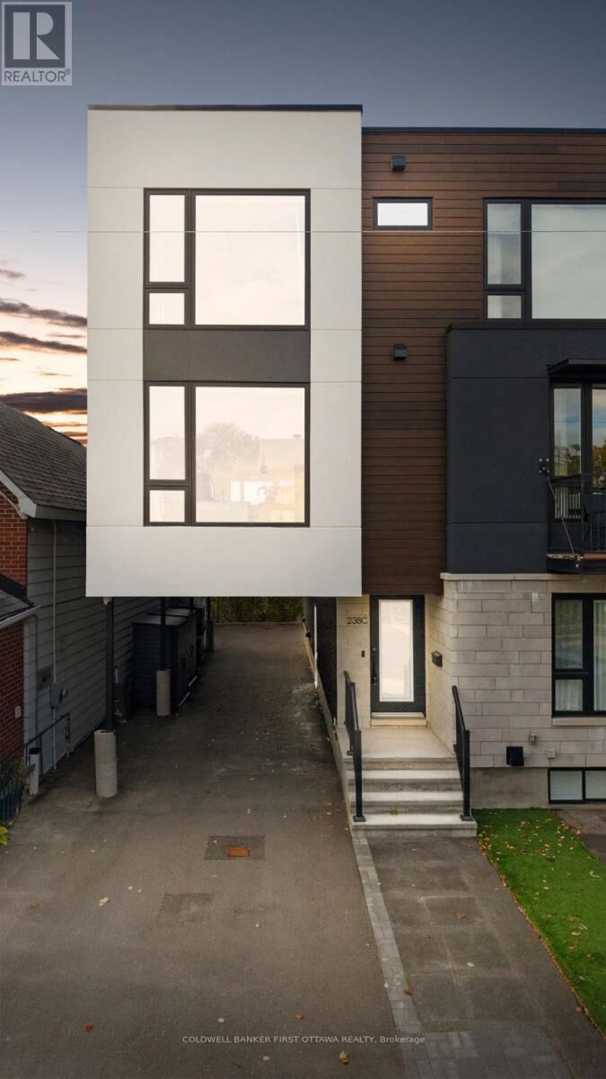 Property Photo:  238 Lebreton Street North C  ON K1R 7J3 