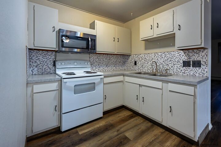 Property Photo:  306 E 18th St 307  WY 82001 