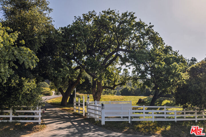 Property Photo: 1697 W Potrero Rd CA 91361