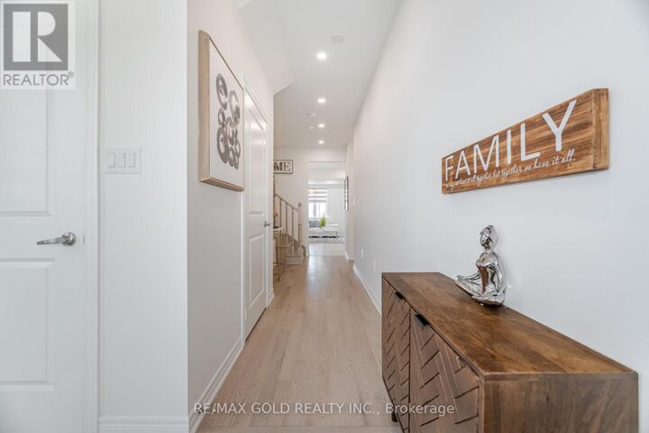 Property Photo:  162 Hartington Street  ON L4H 5J5 