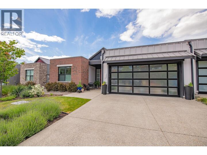 Photo de la propriété:  213 Ashcroft Place  BC V1H 2M1 