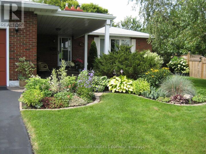 Property Photo:  1550 Northdale Street  ON K1B 4G8 