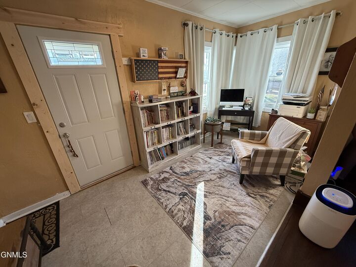 Property Photo:  321 2nd Avenue NE  ND 58523 