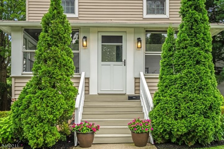 Property Photo: 89 Glen Ave NJ 07452