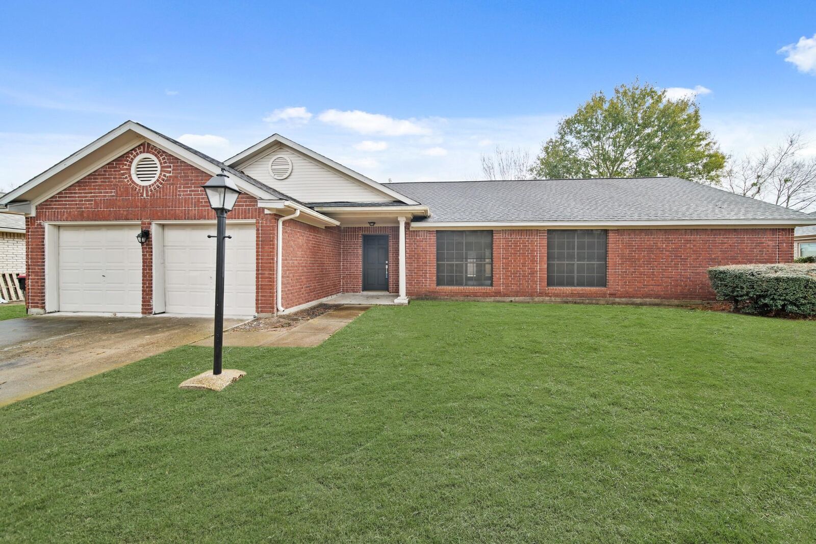Property Photo:  7010 Pembrough Lane  TX 77494 