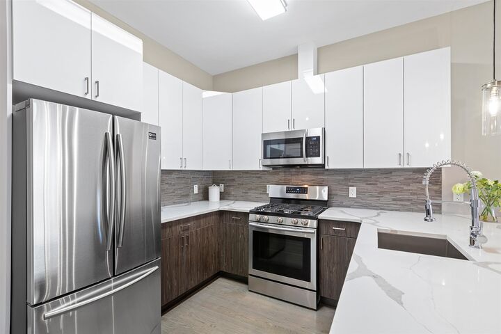 Property Photo:  313 Pine St 205  NJ 07304 