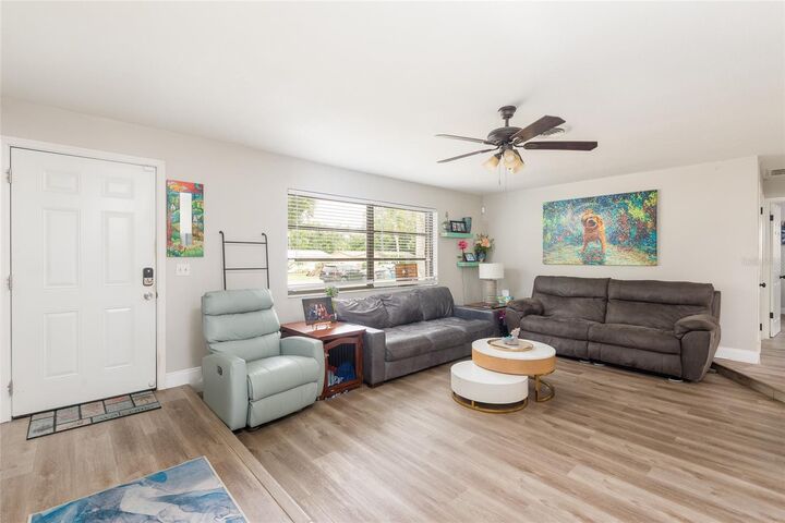 Property Photo:  1416 S Evergreen Avenue  FL 33756 