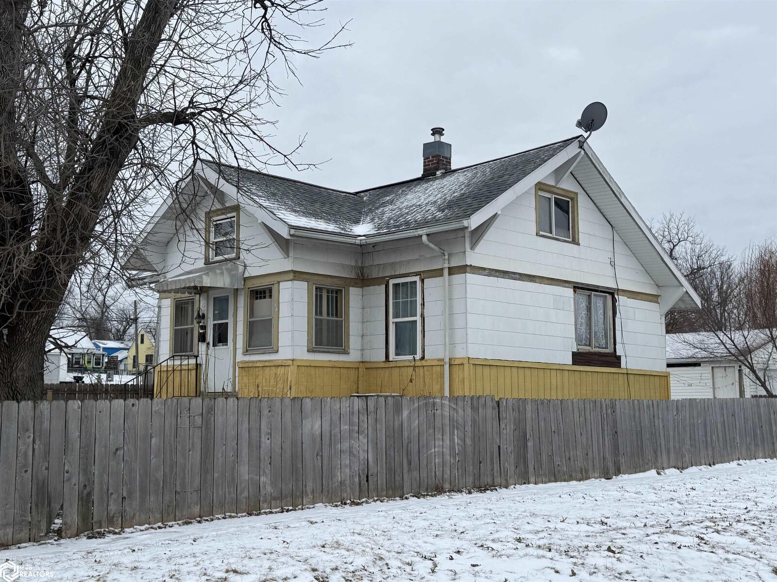 Property Photo:  12 N 14th Street  IA 50158 