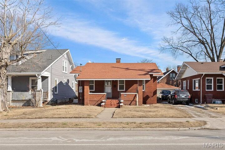 Property Photo:  409 N 6th Street  IL 62095 