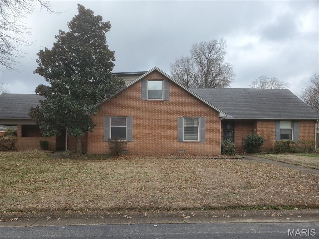 Property Photo:  100 N Clayton Street  MO 63834 