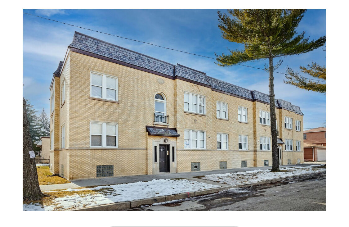 Property Photo:  5709 W Seminole Street 1  IL 60646 
