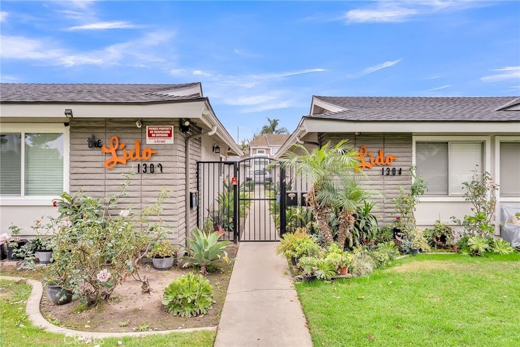 Property Photo: 1304 W Lido 2 CA 92801