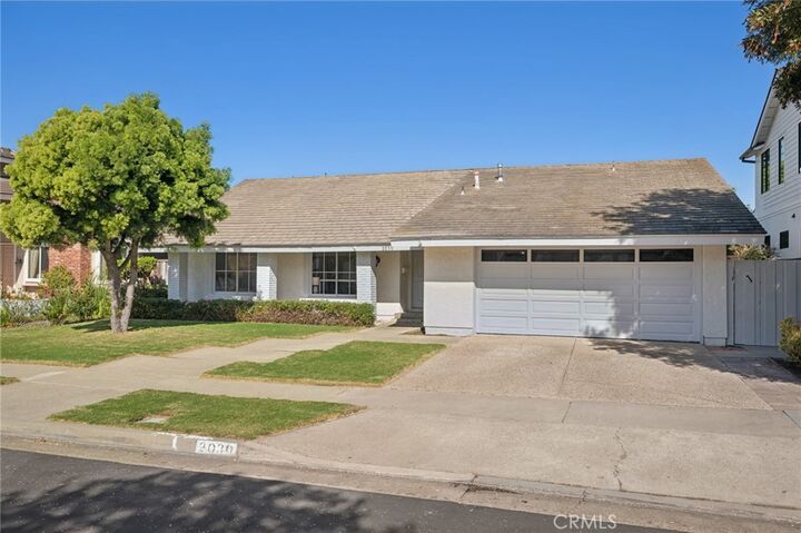 Property Photo:  2030 Port Weybridge  CA 92660 