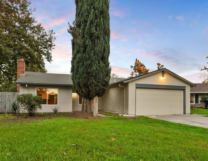 Property Photo:  2617 Stingray Court  CA 95826 