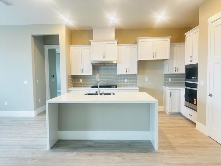 Property Photo: 11565 Lagarto Way CA 95742