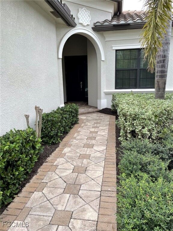 Property Photo:  4129 Amelia Way  FL 34119 