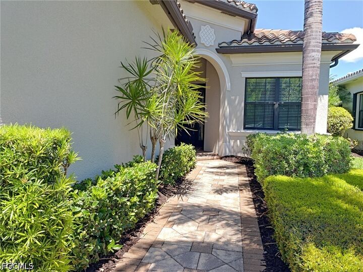 Property Photo:  4129 Amelia Way  FL 34119 
