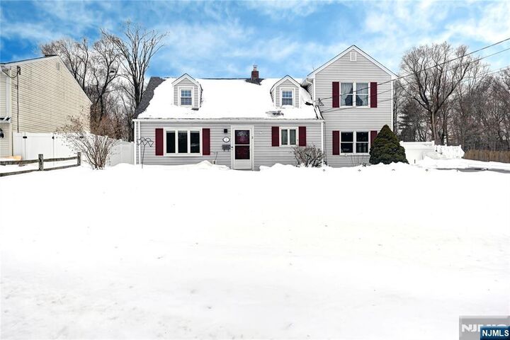 Property Photo:  2 Marvin Road  NJ 07444 