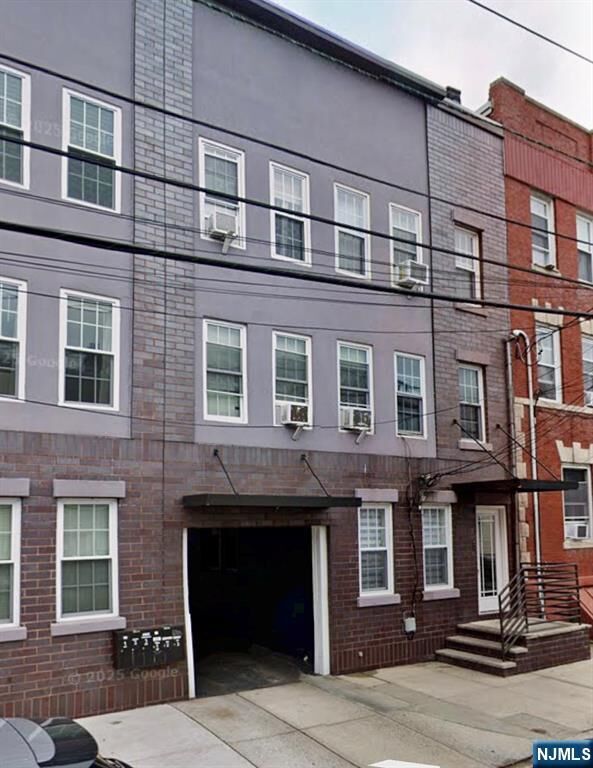 Property Photo:  17 Cleveland Avenue 3  NJ 07029 