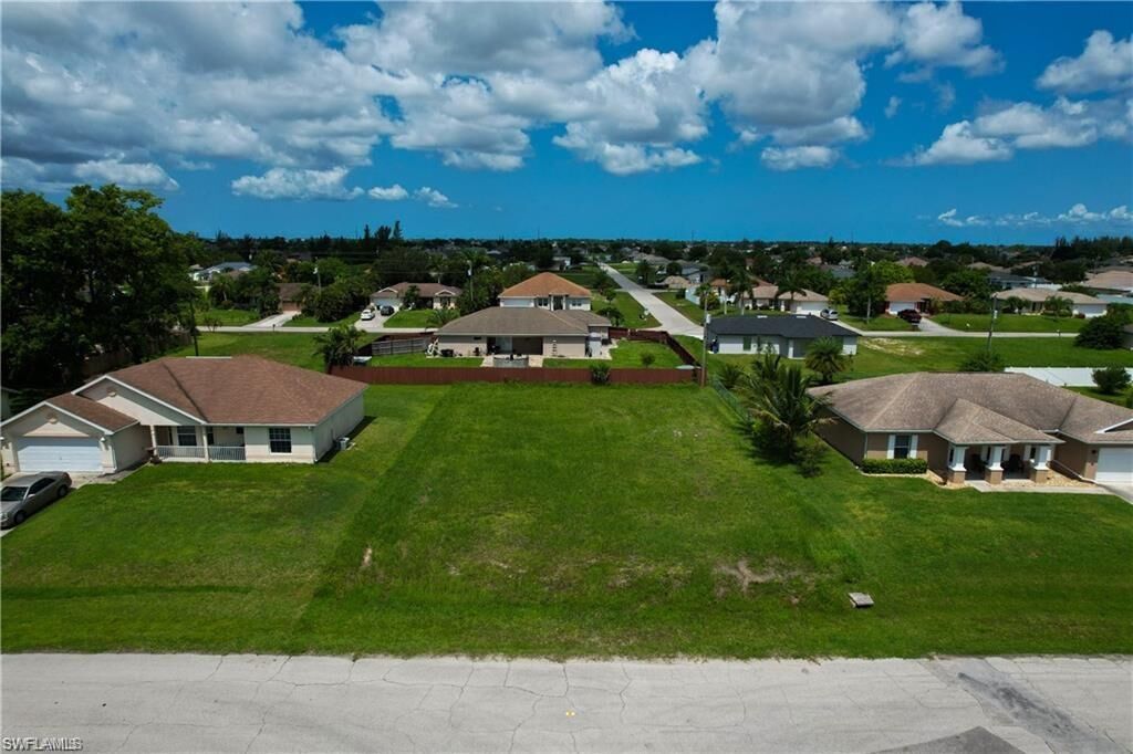 Property Photo:  1030 NE 3rd Ave  FL 33909 