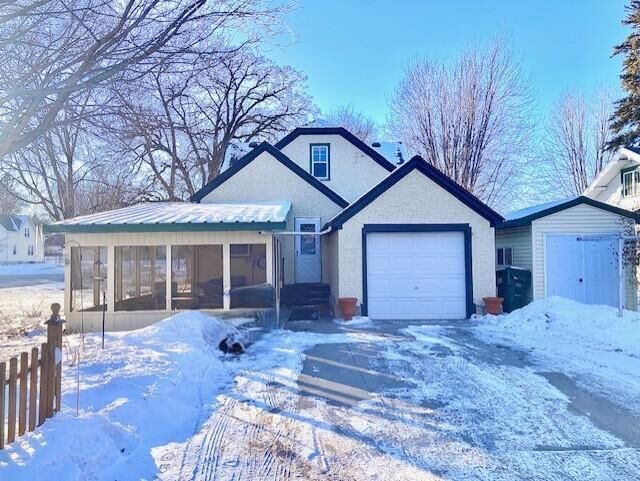 Property Photo:  445 Franklin Street SW  MN 55350 