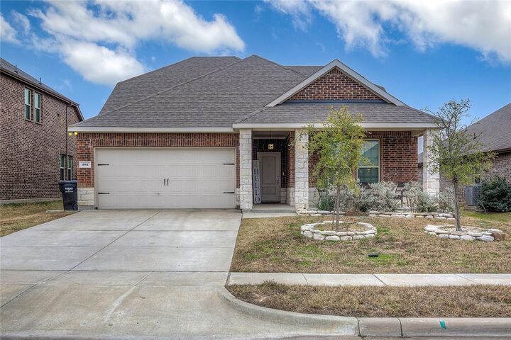 Property Photo:  102 Whitetail Way  TX 75135 