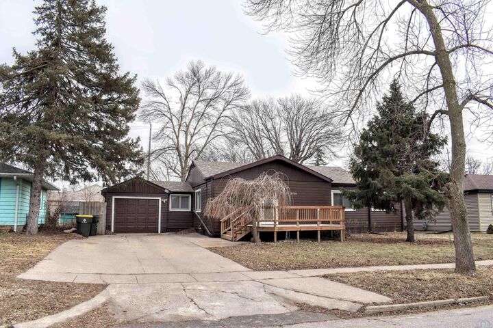 Property Photo:  2736 S Coral Street  IA 51106 