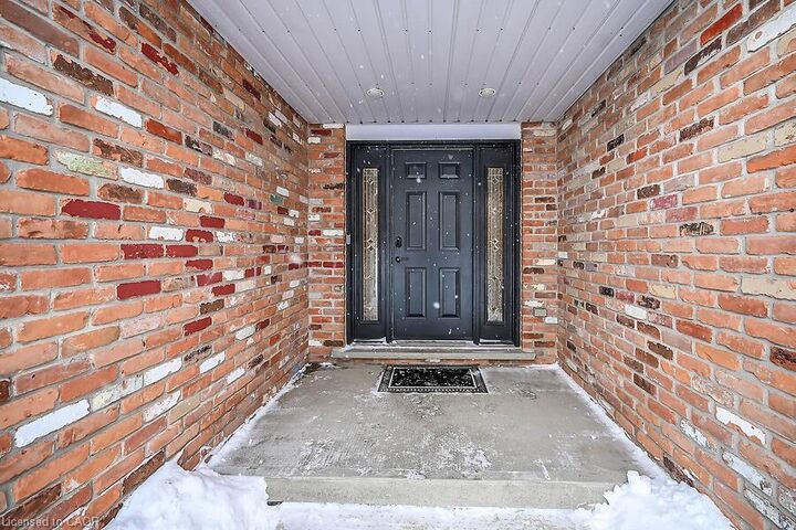 Property Photo:  90 Kortright Road E  ON N1G 4N8 