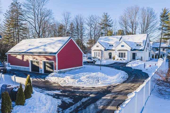 Property Photo:  14 Robinson Road 2  MA 01460 