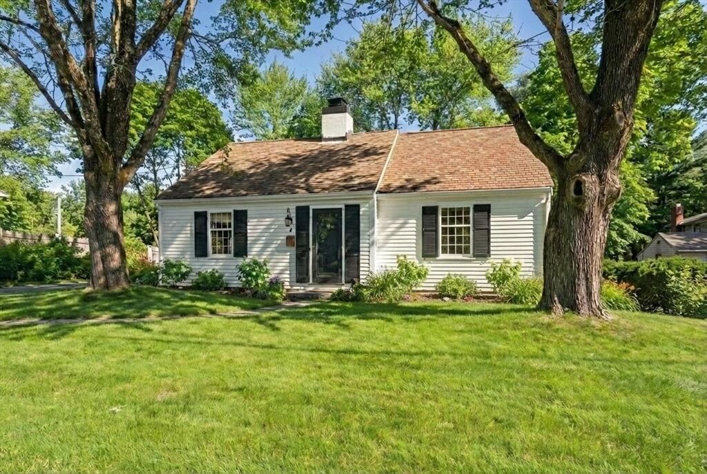 Property Photo:  2 Woodbine Ln  MA 02043 