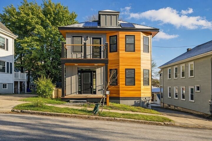 Property Photo:  7 Park Ave Ext  MA 02475 