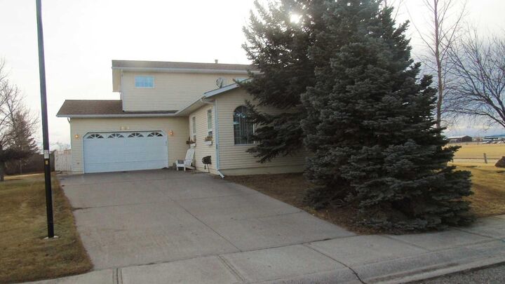1604 7A Avenue — photo 1