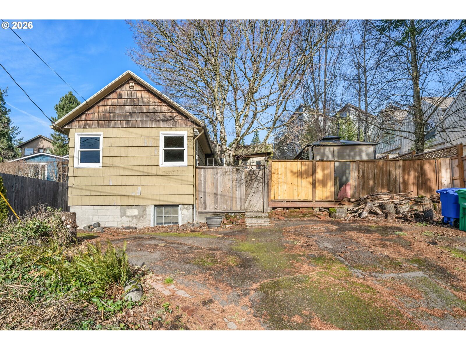 Property Photo: 1822 SW Carolina St OR 97239