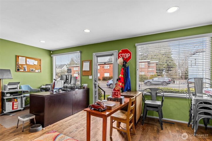 Property Photo:  4431 SW Admiral Way  WA 98116 