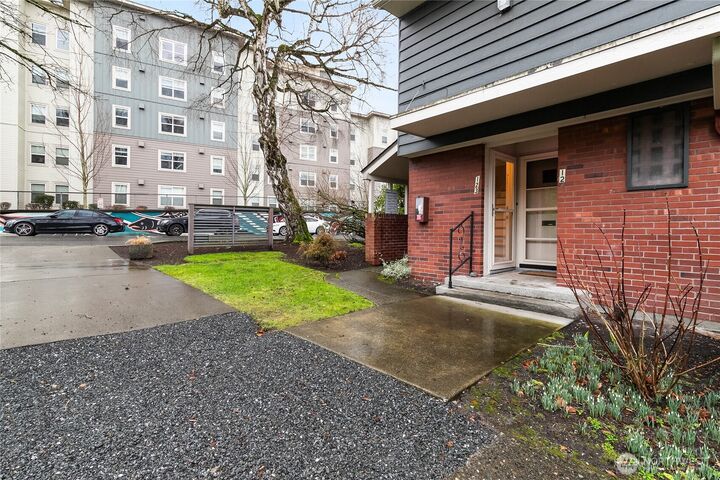 Property Photo:  901 N Forest Street 123  WA 98225 