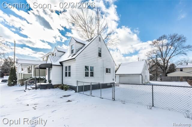 Property Photo:  1821 N Lafayette Avenue  MI 48073 