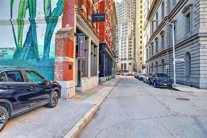 Property Photo:  32 Custom House Street 201  RI 02903 