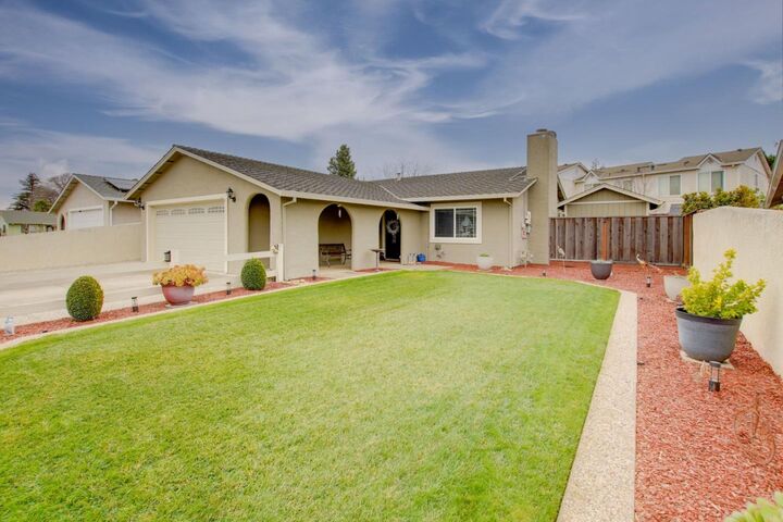 Property Photo:  1035 C Street  CA 95023 