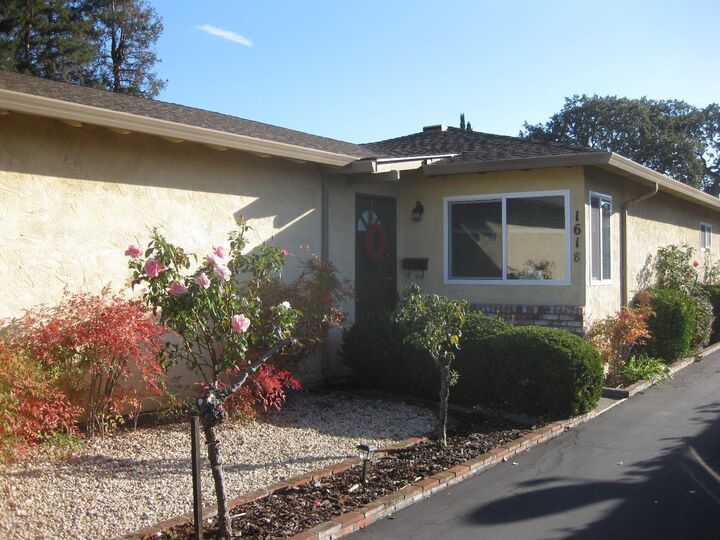 Property Photo:  1618-1620 Union Avenue  CA 94061 