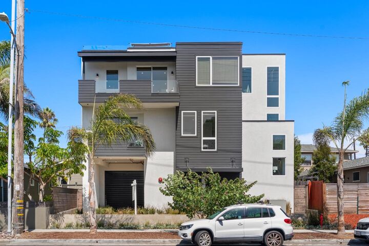 Property Photo:  508 North Tremont Street A  CA 92054 