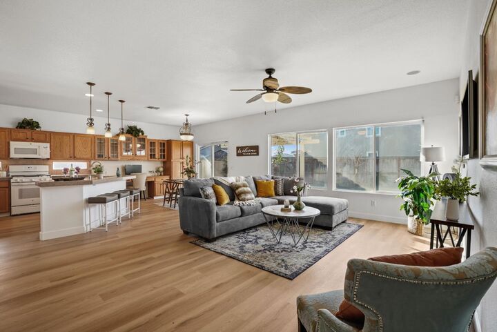 Property Photo:  9942 Valderama Way  CA 95829 