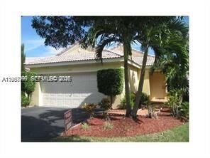 Property Photo:  4303 Greenbriar Ln 4303  FL 33331 