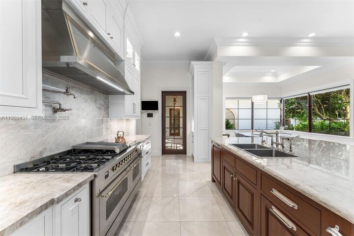 Property Photo:  5865 SW 96th St  FL 33156 