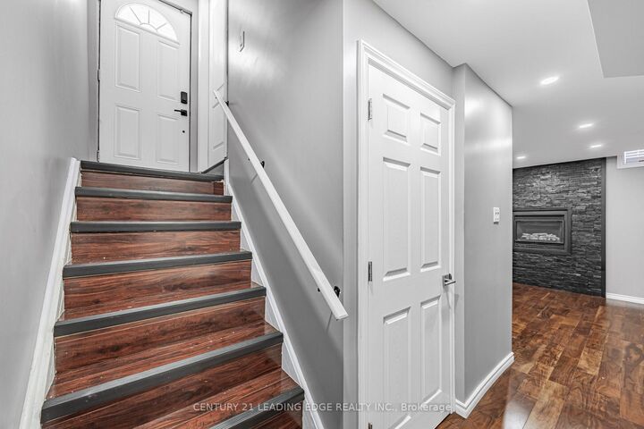 Property Photo: 98 Erskine Drive Lower ON L1B 1G9