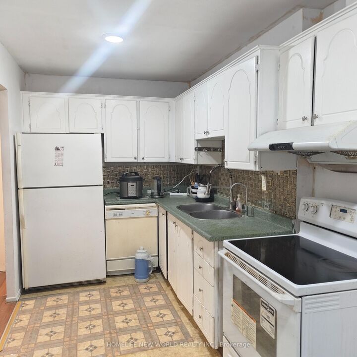 Property Photo: 4064 Lawrence Avenue E 606 ON M1E 4V6