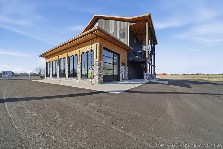 Property Photo:  451070 E 320 Road  OK 74331 