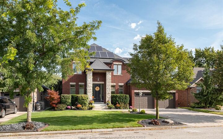 Property Photo: 425 Superior Street ON N9J 3Z5