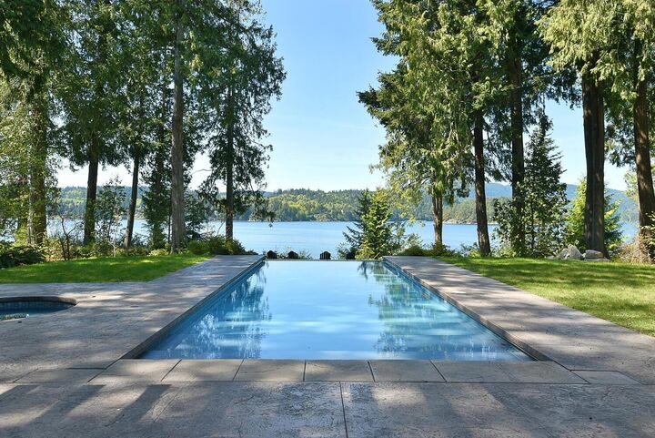 Property Photo: 6119 Sechelt Inlet Road BC V7Z 0P5
