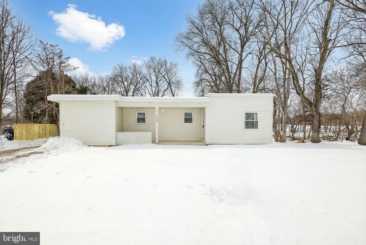 Property Photo: 5587 E Berlin Road PA 17316