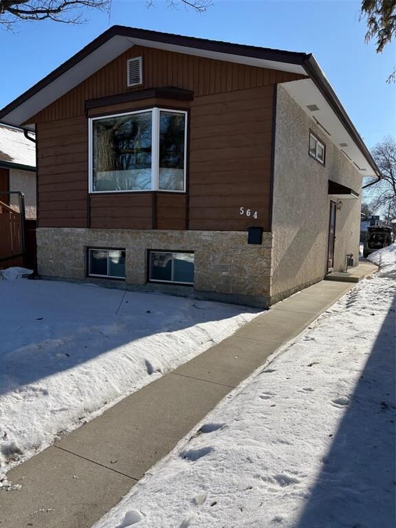 Photo de la propriété:  564 Deniset Street  MB R2J 0P3 